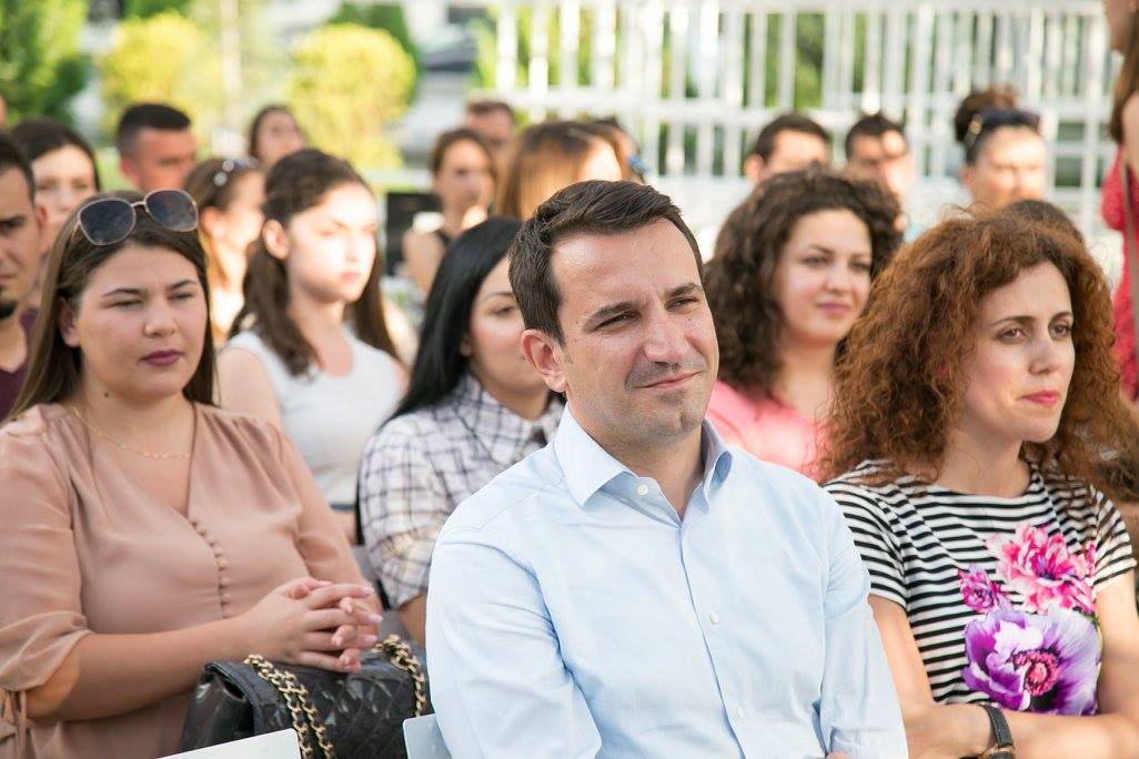 13584678_10154325051646926_1535840102086775615_o