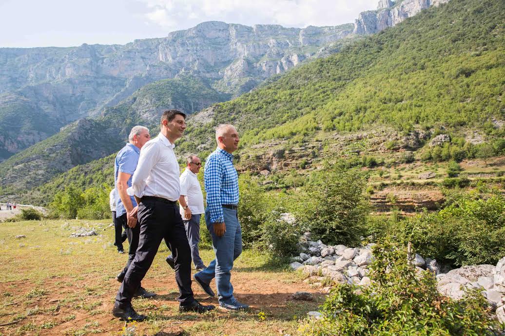 923ea4ae-d8dc-4503-bad1-cdda802a5191