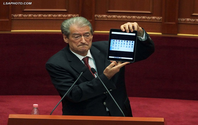 sali-berisha-ne-parlament-1-1