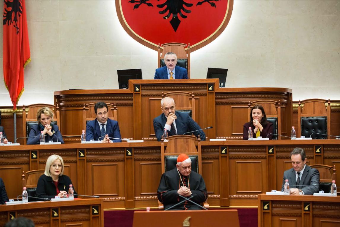 ernest-troshani-kuvend1