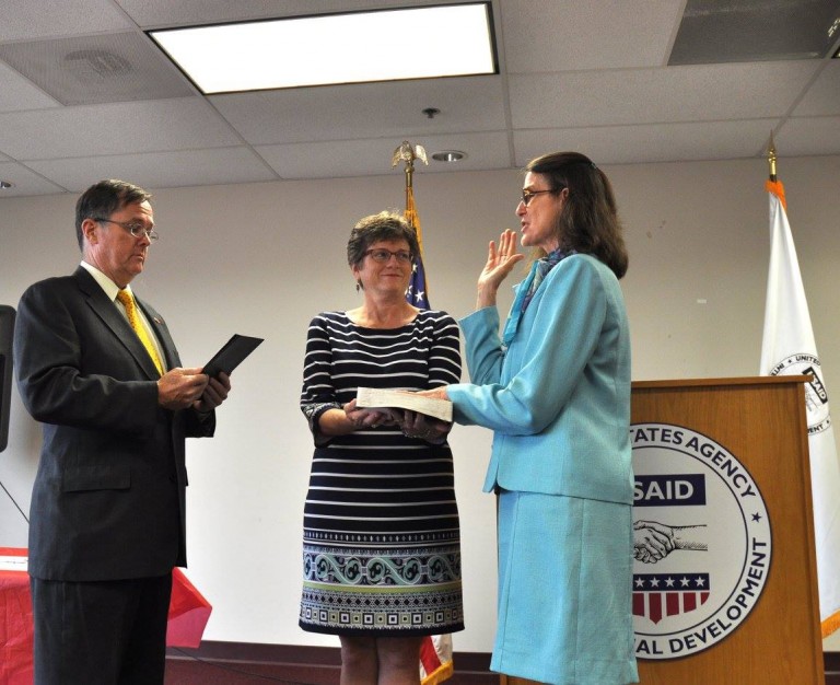 Ambasada e SHBA: Mirësevjen përfaqësuesja e re e USAID-it